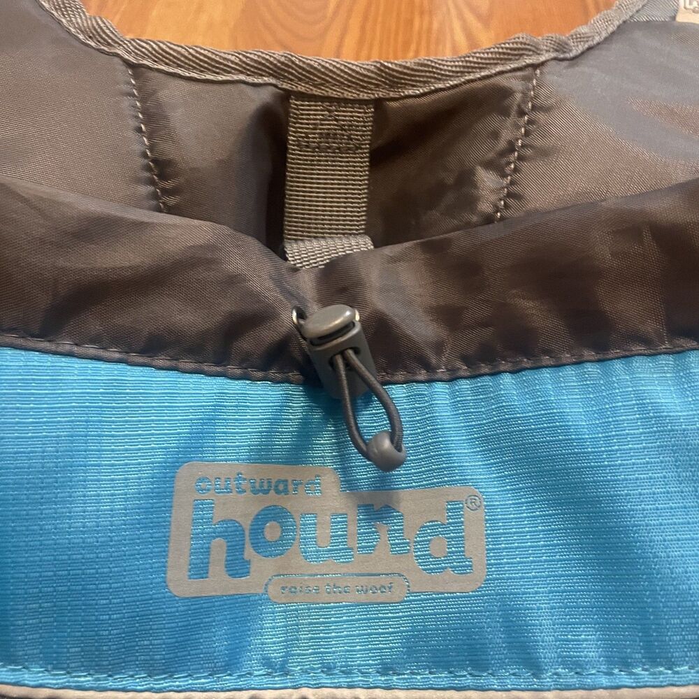 Outward Hound PoochPouch Dog Front Carrier Medium Hands-Free Pet Carrier Backpac - Picture 3 of 13